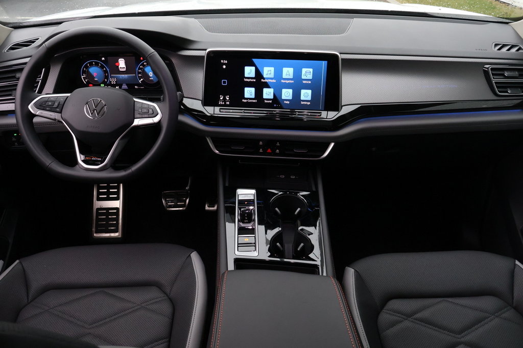 2025 Volkswagen Atlas Peak Edition in Mascouche, Quebec - 14 - w1024h768px