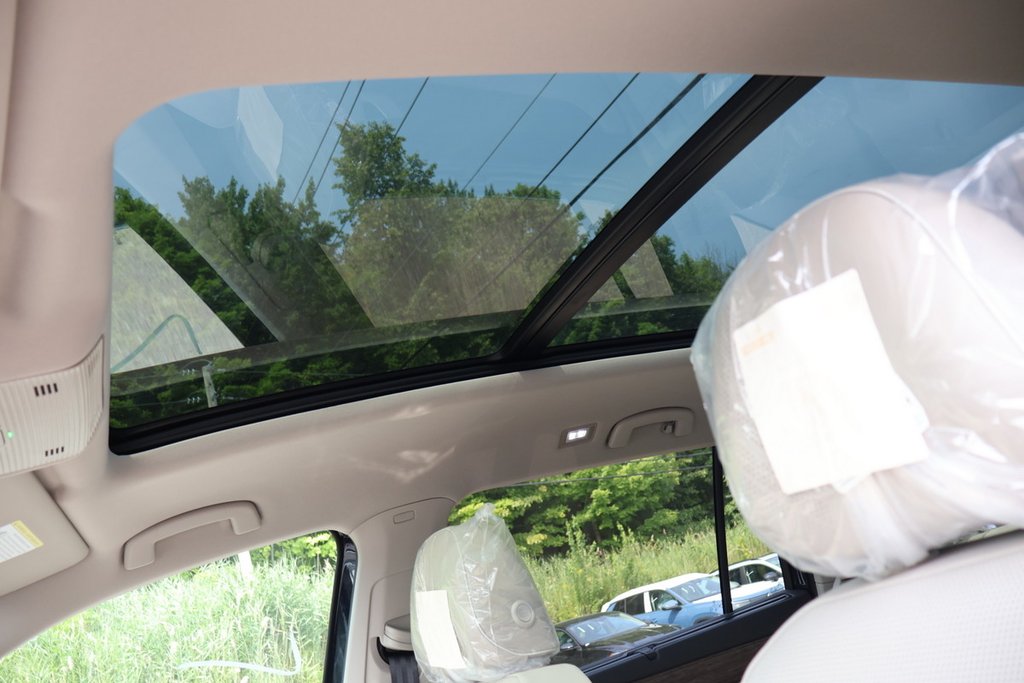 2025 Volkswagen Atlas Execline in Mascouche, Quebec - 9 - w1024h768px