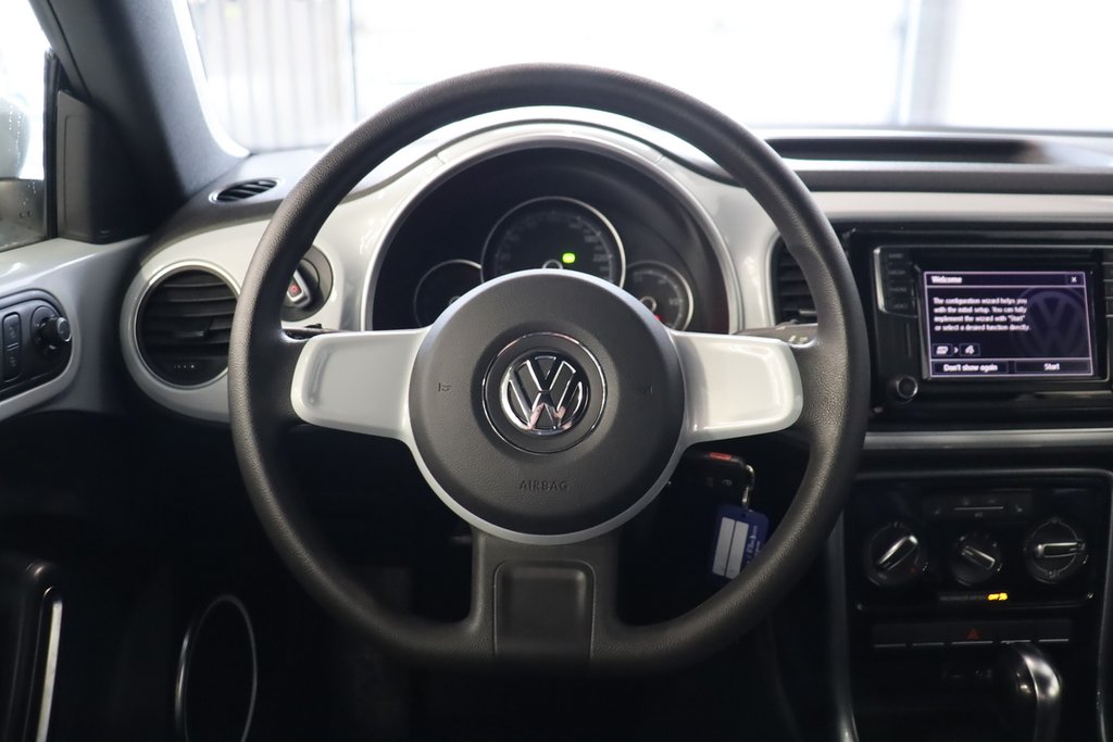 Volkswagen Beetle Convertible Trendline, Caméra, Bluetooth, Banc chauffants 2017 à Mascouche, Québec - 11 - w1024h768px