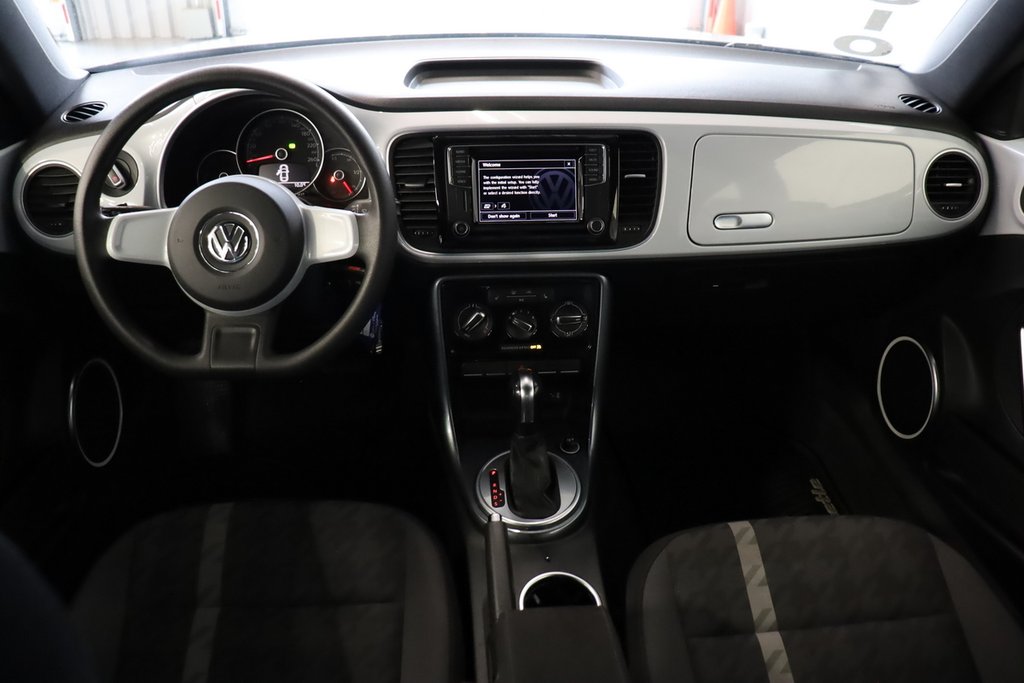 Volkswagen Beetle Convertible Trendline, Caméra, Bluetooth, Banc chauffants 2017 à Mascouche, Québec - 10 - w1024h768px