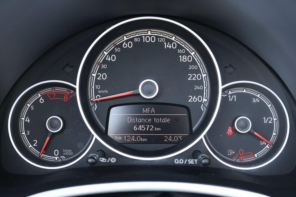 Volkswagen Beetle Convertible, Trendline, Caméra, Bas kilo 2018 à Terrebonne, Québec - 18 - w1024h768px