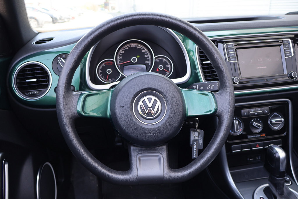 Volkswagen Beetle Convertible, Trendline, Caméra, Bas kilo 2018 à Terrebonne, Québec - 17 - w1024h768px