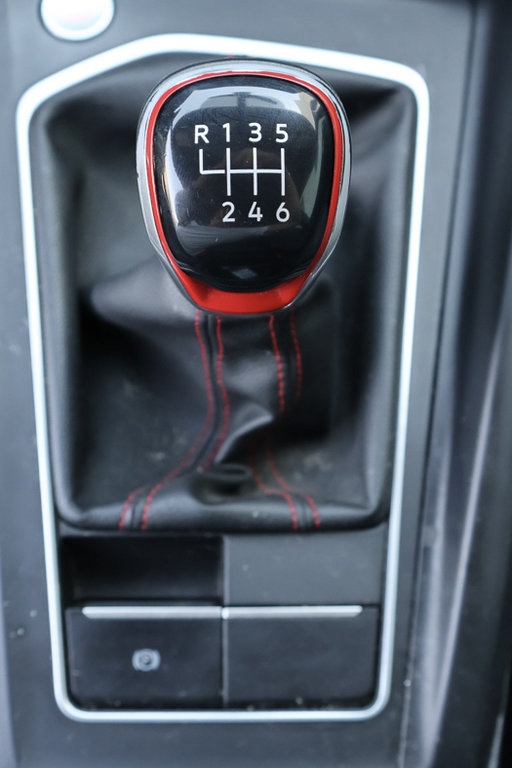 Volkswagen Golf GTI 241HP, Carplay, Caméra, Jamais accidenté 2022 à Mascouche, Québec - 23 - w1024h768px