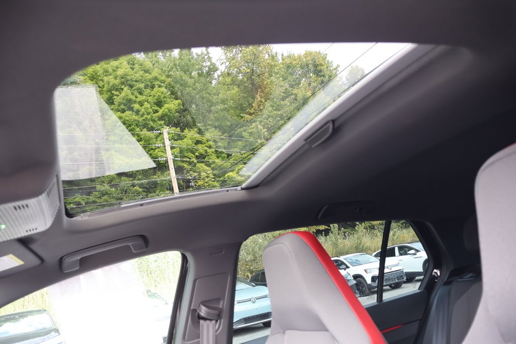 2024 Volkswagen Golf GTI 380 Autobahn, Toit, Carplay, 241Hp in Terrebonne, Quebec - 11 - w1024h768px