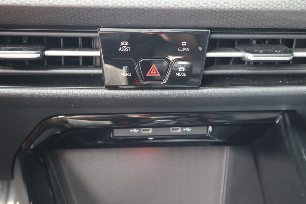 2024 Volkswagen Golf GTI 380 Autobahn, Toit, Carplay, 241Hp in Terrebonne, Quebec - 25 - w1024h768px