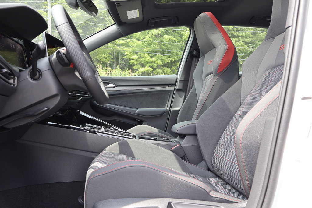 2025 Volkswagen Golf GTI GTI in Mascouche, Quebec - 8 - w1024h768px