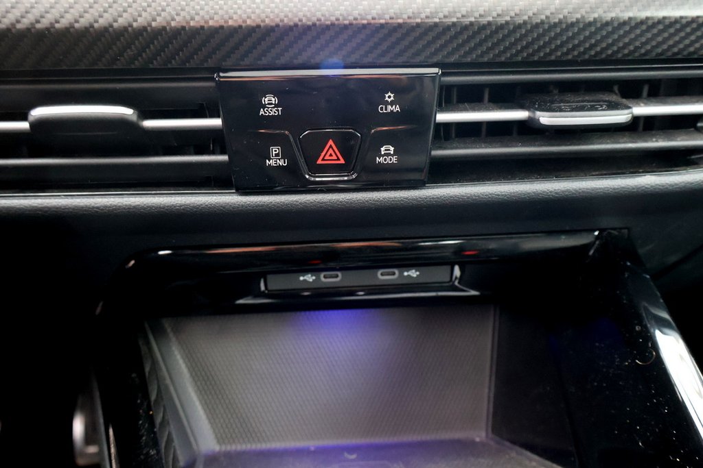 2024 Volkswagen Golf R ENSEMBLE CARBONE,AWD in Mascouche, Quebec - 27 - w1024h768px