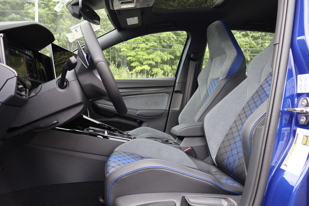 2025 Volkswagen Golf R R Black Edition 4MOTION in Mascouche, Quebec - 8 - w1024h768px