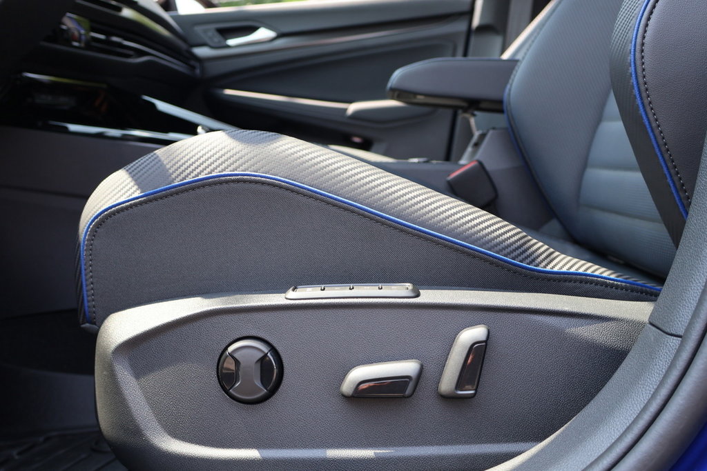 2025 Volkswagen Golf R R Black Edition 4MOTION in Mascouche, Quebec - 10 - w1024h768px