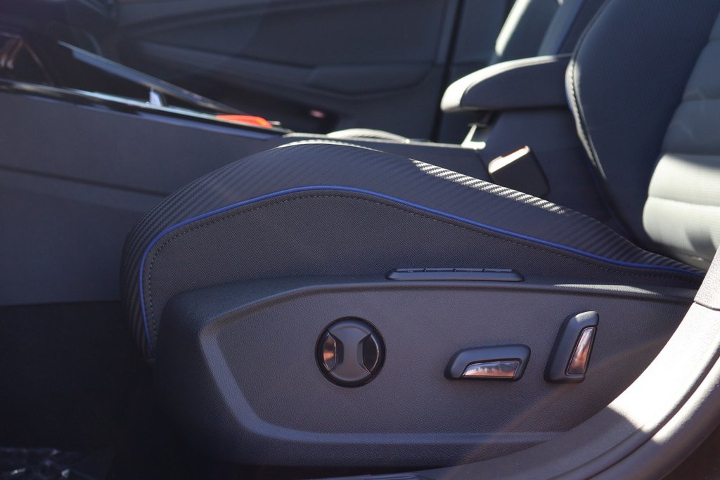 2025 Volkswagen Golf R R Black Edition 4MOTION in Mascouche, Quebec - 10 - w1024h768px