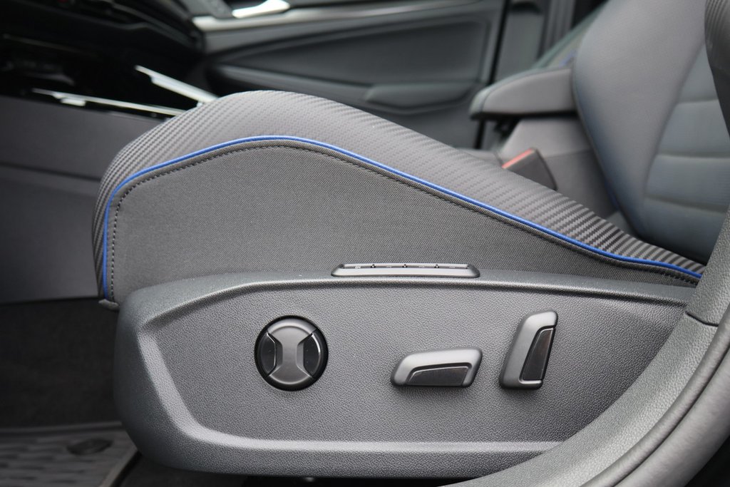 Volkswagen Golf R Black Edition, Akrapovic, Toit, DSG, 4Motion 2025 à Mascouche, Québec - 8 - w1024h768px