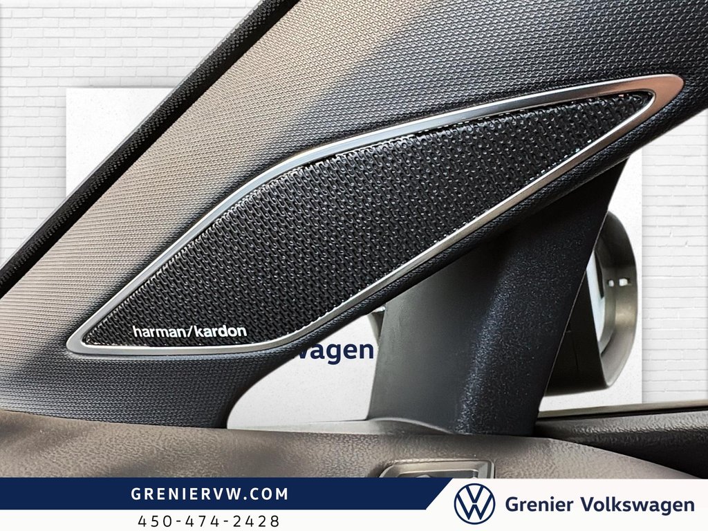 2025 Volkswagen Golf R Black Edition, Artevelour*, Échappement Akrapovic in Terrebonne, Quebec - 13 - w1024h768px