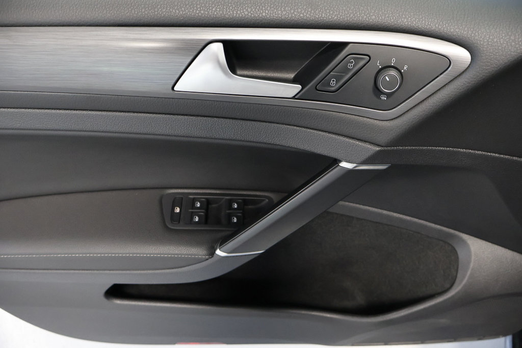 Volkswagen Golf Highline, Cuir, Toit, Carplay 2021 à Mascouche, Québec - 27 - w1024h768px