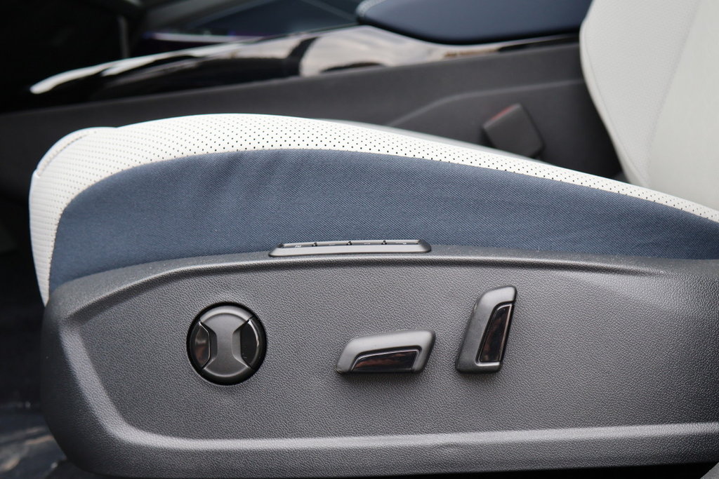 2025 Volkswagen ID.4 Pro S AWD in Mascouche, Quebec - 9 - w1024h768px