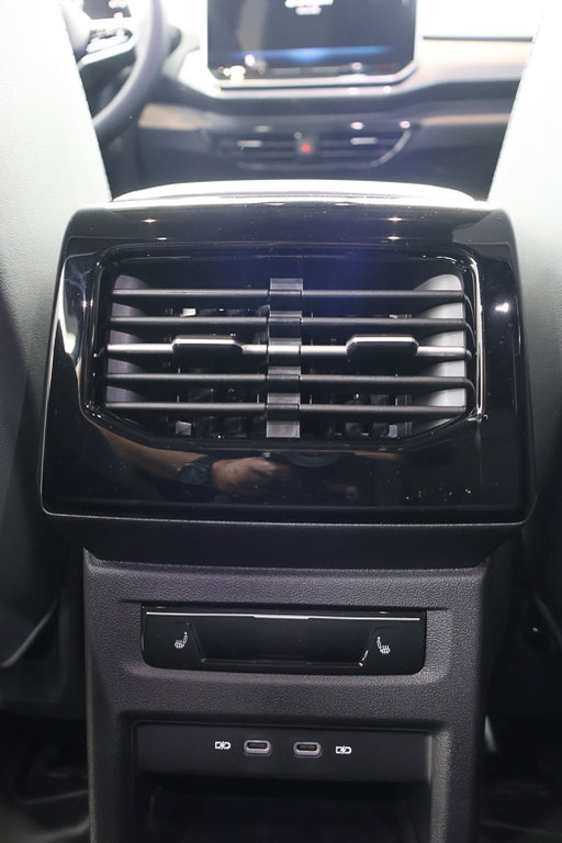 2025 Volkswagen ID.4 Pro S AWD in Mascouche, Quebec - 19 - w1024h768px