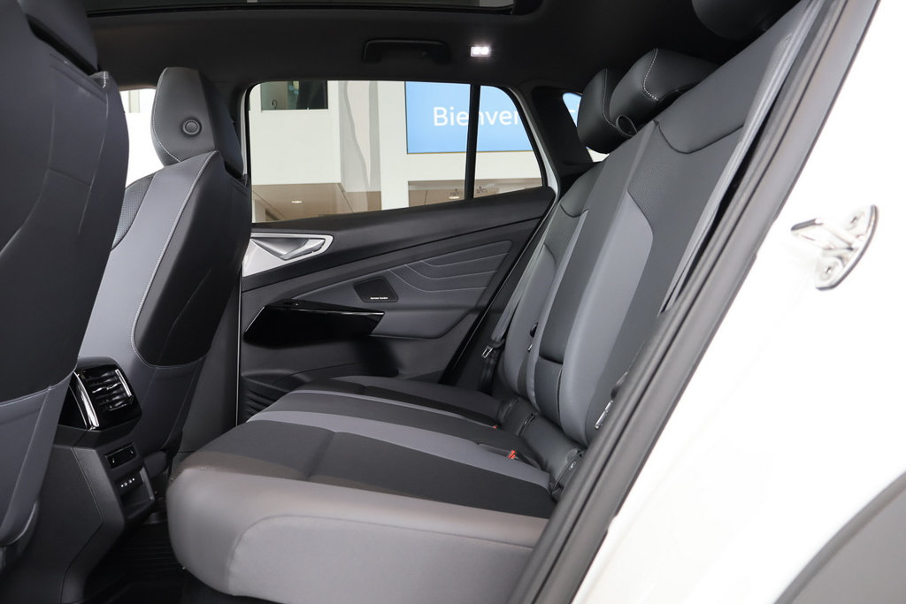 2025 Volkswagen ID.4 Pro S AWD in Mascouche, Quebec - 18 - w1024h768px