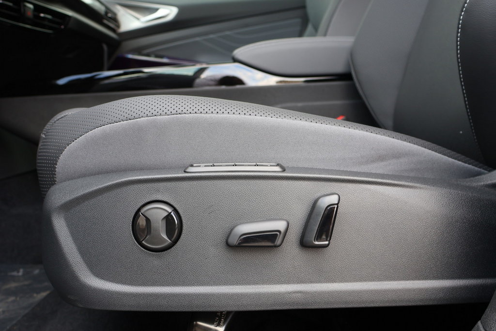 2025 Volkswagen ID.4 Pro S AWD in Mascouche, Quebec - 10 - w1024h768px