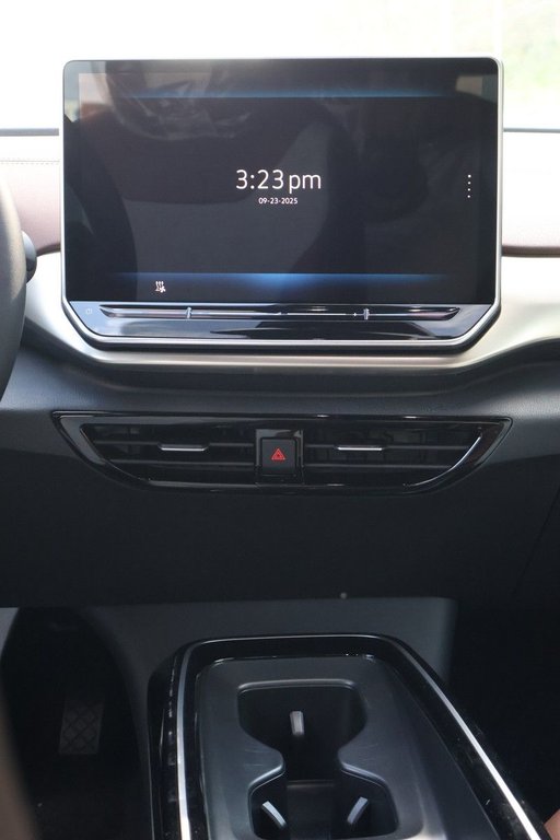 2025 Volkswagen ID.4 Pro AWD in Mascouche, Quebec - 15 - w1024h768px