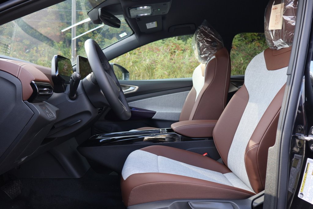 2025 Volkswagen ID.4 Pro AWD in Mascouche, Quebec - 8 - w1024h768px