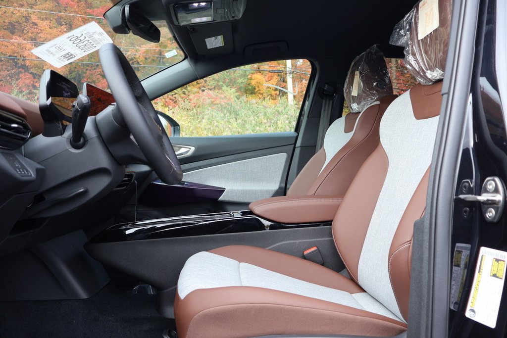 2025 Volkswagen ID.4 Pro AWD in Mascouche, Quebec - 8 - w1024h768px