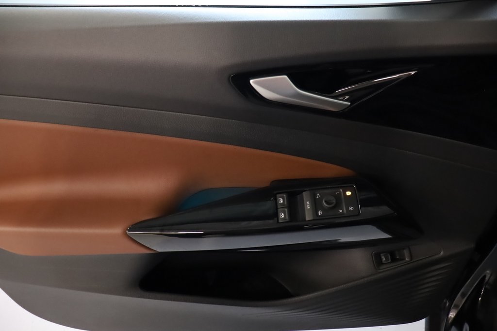 2021 Volkswagen ID4 Pro, AWD, Statement, Cuir, Toit en verre in Mascouche, Quebec - 23 - w1024h768px