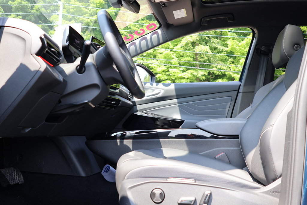 Volkswagen ID4 Pro, AWD, Statement, Cuir, Autonomie 423km 2023 à Mascouche, Québec - 9 - w1024h768px