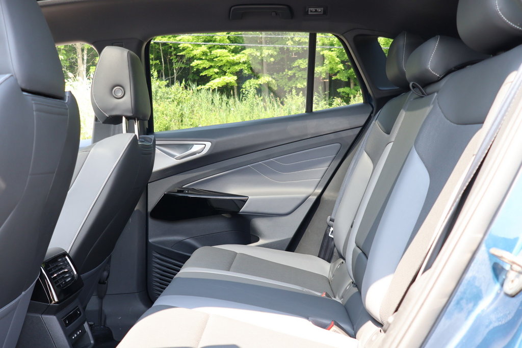 Volkswagen ID4 Pro, AWD, Statement, Cuir, Autonomie 423km 2023 à Mascouche, Québec - 25 - w1024h768px