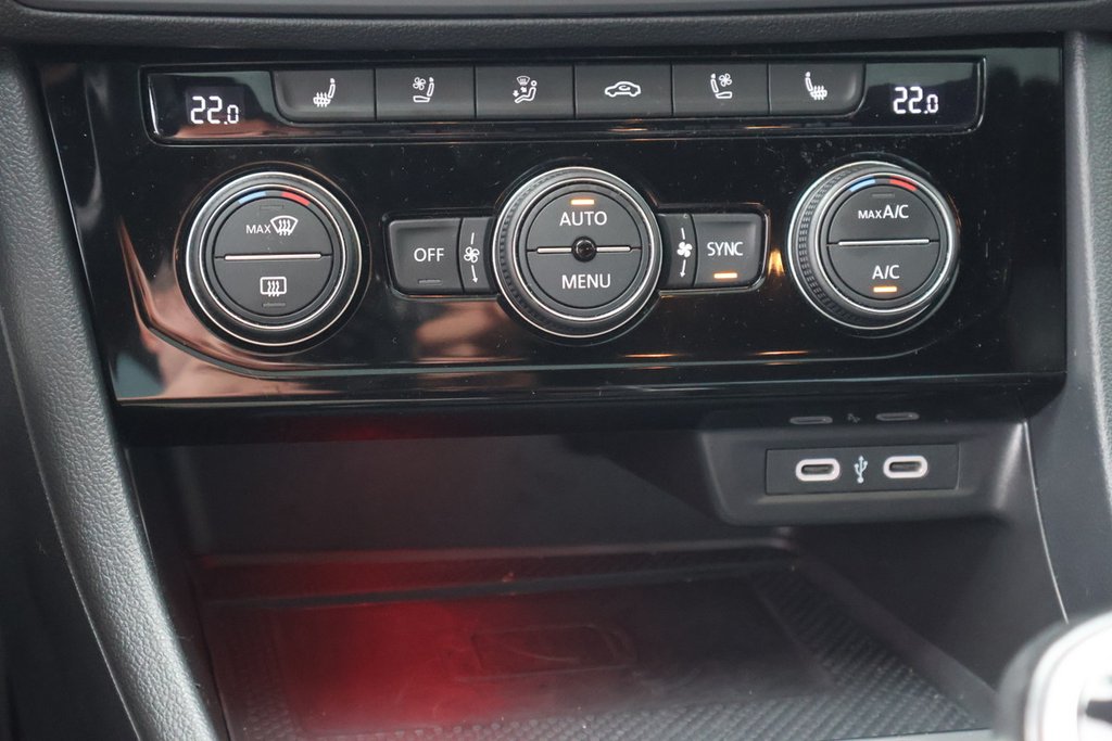 Volkswagen Jetta GLI Autobahn, Cuir, Toit, Carplay, Kit hiver inclus 2024 à Mascouche, Québec - 23 - w1024h768px