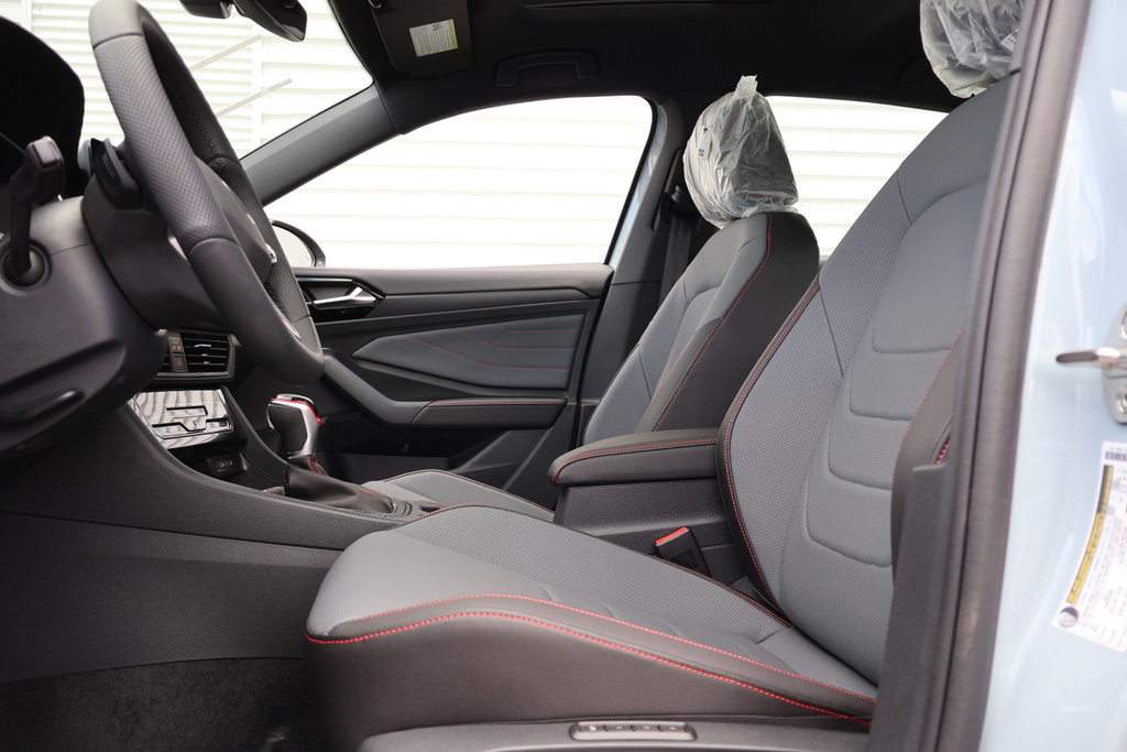 2025 Volkswagen Jetta GLI Autobahn in Mascouche, Quebec - 8 - w1024h768px