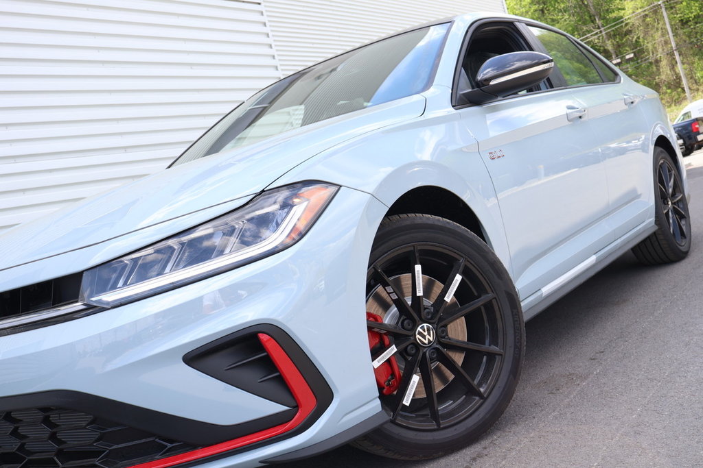 2025 Volkswagen Jetta GLI Autobahn in Mascouche, Quebec - 7 - w1024h768px