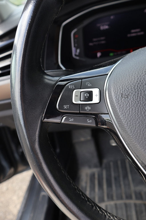 2019 Volkswagen Jetta Execline, Cuir, Toit, Carplay in Terrebonne, Quebec - 17 - w1024h768px