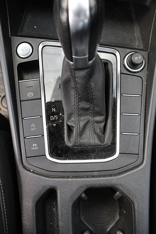 2019 Volkswagen Jetta Execline, Cuir, Toit, Carplay in Terrebonne, Quebec - 26 - w1024h768px