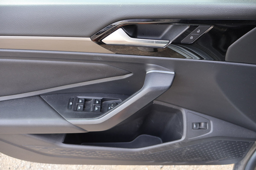 2019 Volkswagen Jetta Execline, Cuir, Toit, Carplay in Terrebonne, Quebec - 29 - w1024h768px