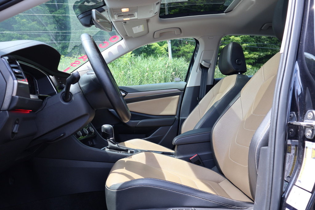 Volkswagen Jetta Execline, Jamais Accidenté, Cuir, Toit, Banc vent. 2019 à Mascouche, Québec - 10 - w1024h768px