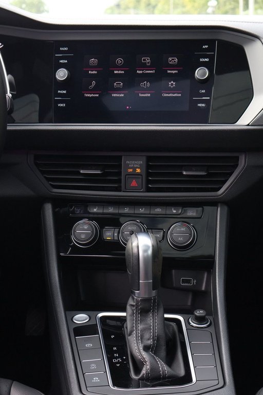 2019 Volkswagen Jetta Highline, R-Line, Cuir, Toit, Carplay in Terrebonne, Quebec - 21 - w1024h768px