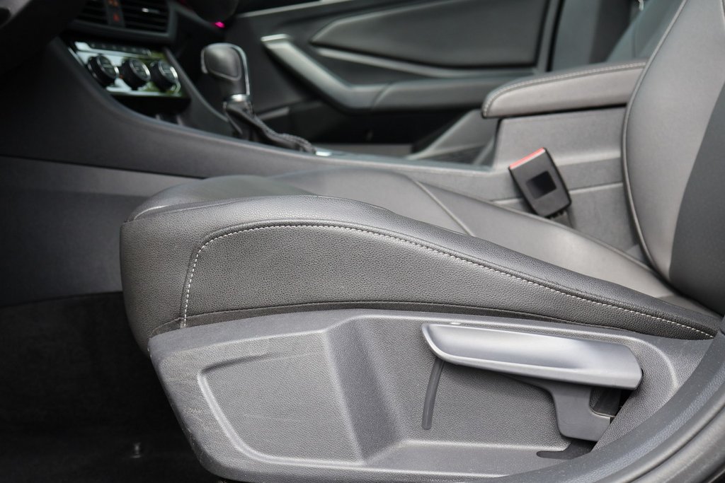 2019 Volkswagen Jetta Highline, R-Line, Cuir, Toit, Carplay in Terrebonne, Quebec - 13 - w1024h768px