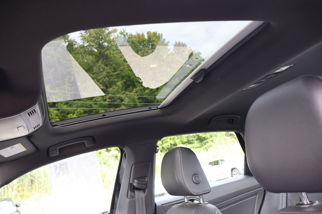 2019 Volkswagen Jetta Highline, R-Line, Cuir, Toit, Carplay in Terrebonne, Quebec - 11 - w1024h768px