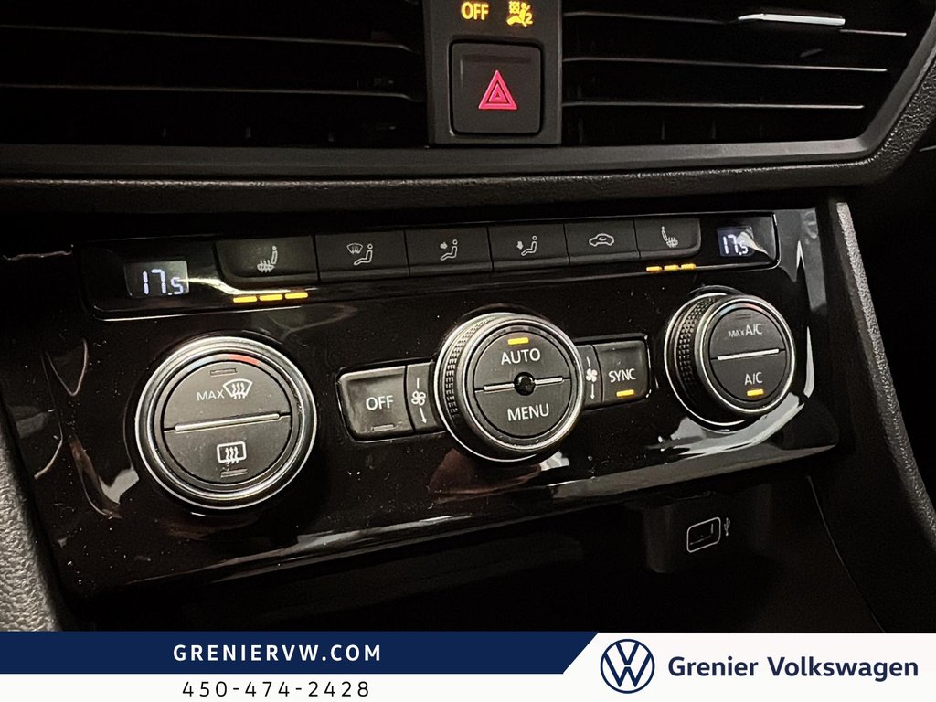 2019 Volkswagen Jetta Highline, R-Line Plus, Cuir, Toit Pano, Carplay in Terrebonne, Quebec - 12 - w1024h768px
