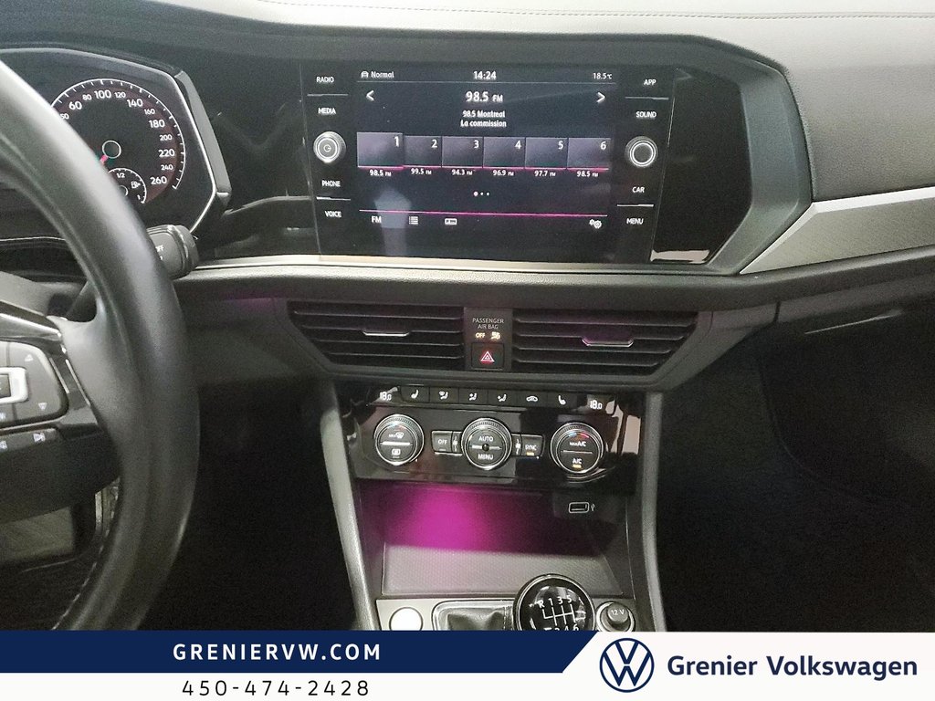Volkswagen Jetta Highline R-Line, Cuir, Toit, Carplay 2019 à Terrebonne, Québec - 8 - w1024h768px