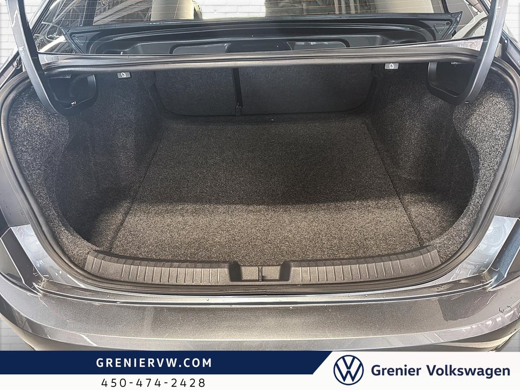 Volkswagen Jetta Highline, R Line, cuir, Toit, Carplay 2020 à Terrebonne, Québec - 7 - w1024h768px