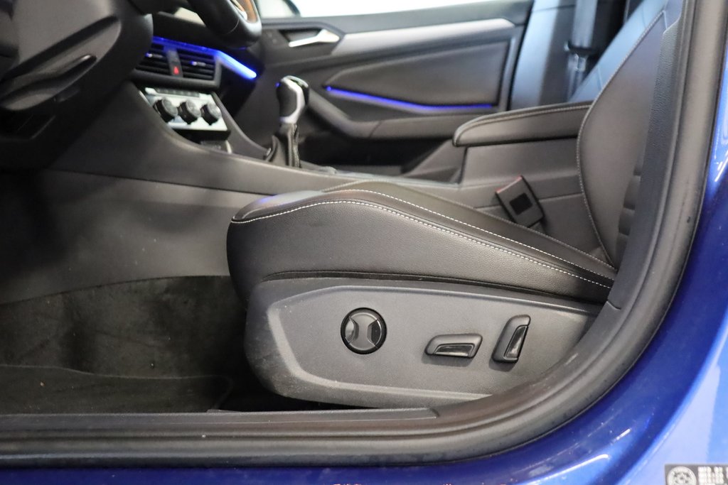 Volkswagen Jetta Comfortline, Sport pack, Toit, Cuir, Carplay 2024 à Mascouche, Québec - 9 - w1024h768px