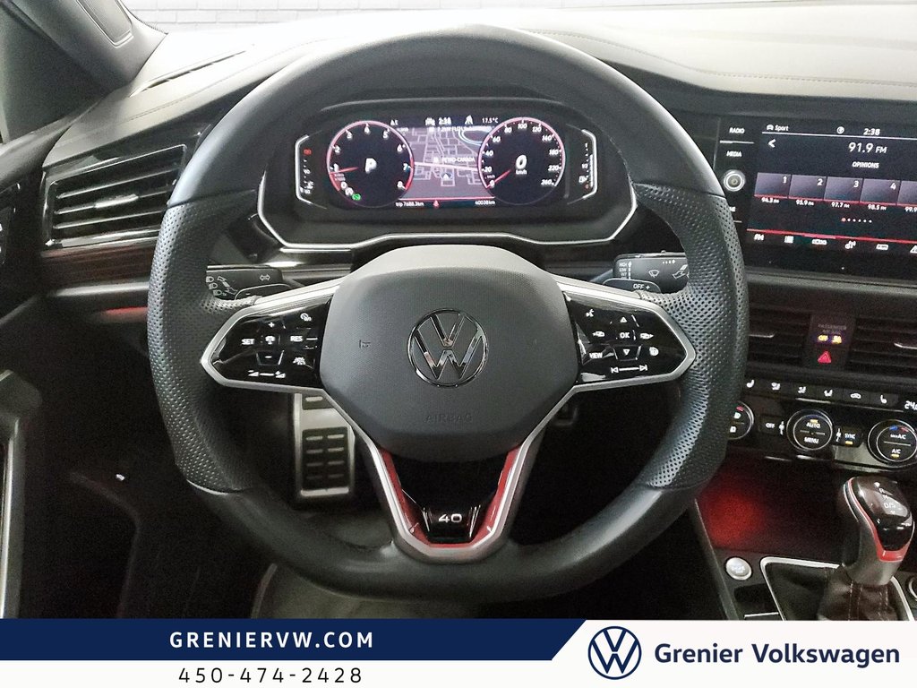 2024 Volkswagen Jetta 40th, Toit, Carplay, 228hp in Terrebonne, Quebec - 9 - w1024h768px