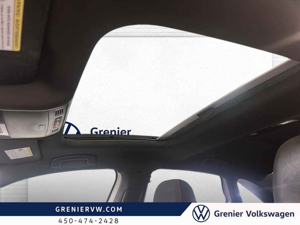 2024 Volkswagen Jetta 40th, Toit, Carplay, 228hp in Terrebonne, Quebec - 14 - w1024h768px