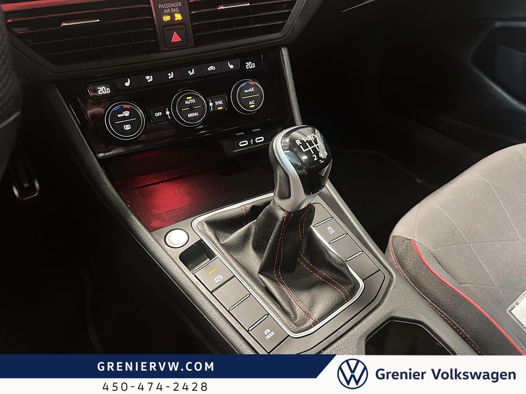 2024 Volkswagen Jetta 40th, Toit, Carplay, 228hp in Terrebonne, Quebec - 16 - w1024h768px