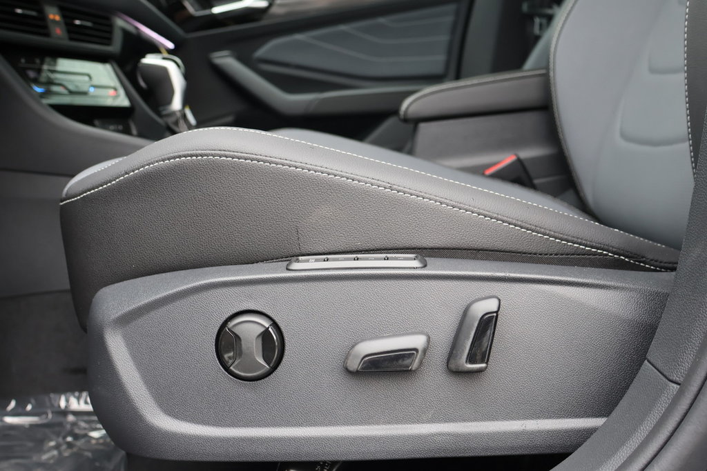 Volkswagen Jetta Highline 2025 à Mascouche, Québec - 10 - w1024h768px