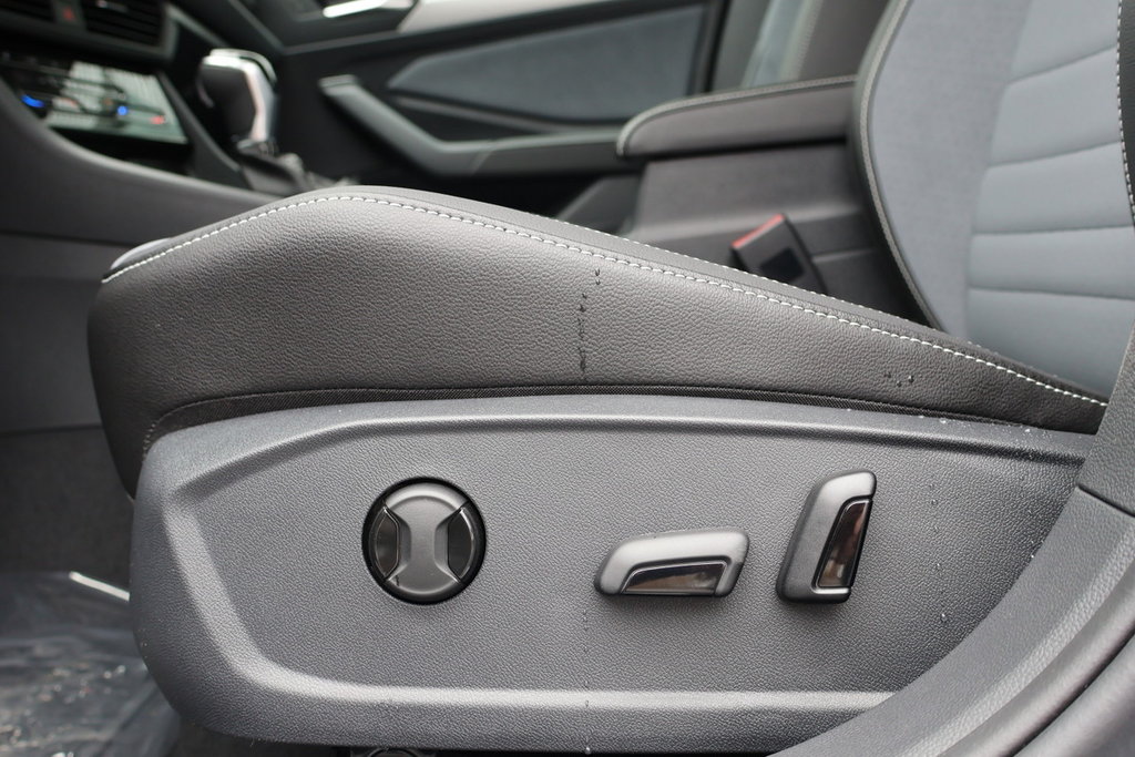 2025 Volkswagen Jetta Comfortline in Mascouche, Quebec - 9 - w1024h768px