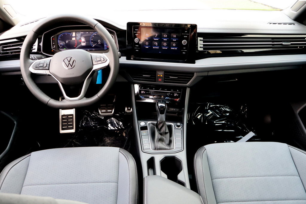 2025 Volkswagen Jetta Comfortline in Mascouche, Quebec - 11 - w1024h768px