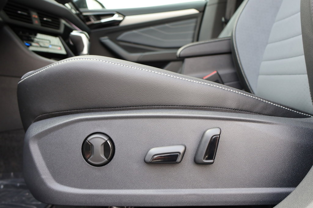 2025 Volkswagen Jetta Comfortline in Mascouche, Quebec - 10 - w1024h768px