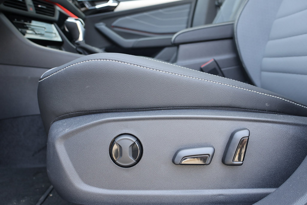 Volkswagen Jetta Comfortline 2025 à Mascouche, Québec - 10 - w1024h768px