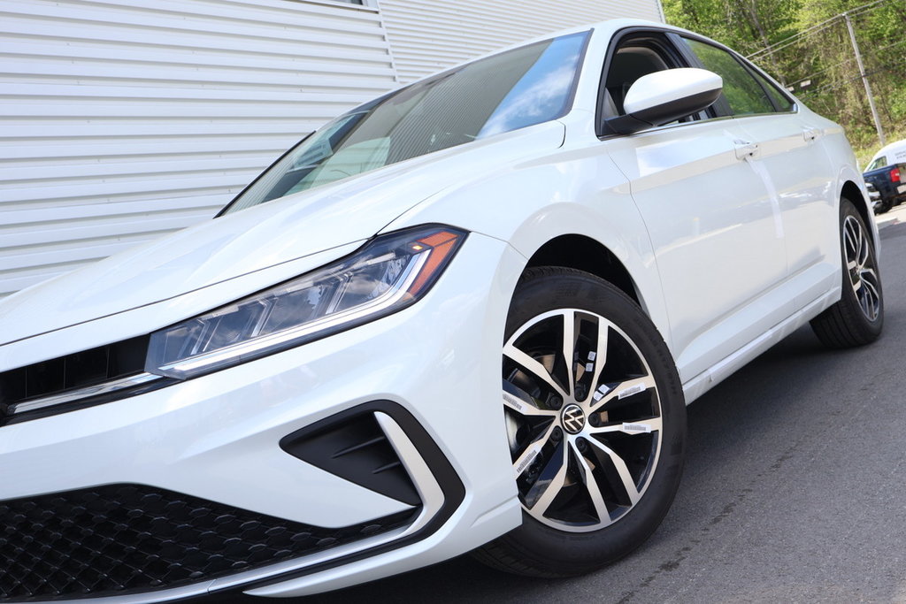 Volkswagen Jetta Comfortline 2025 à Mascouche, Québec - 7 - w1024h768px